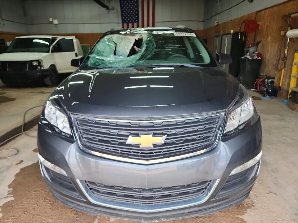 2013 CHEVROLET TRAVERSE LS  