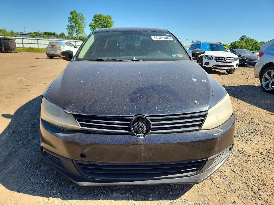 2013 VOLKSWAGEN JETTA SE  