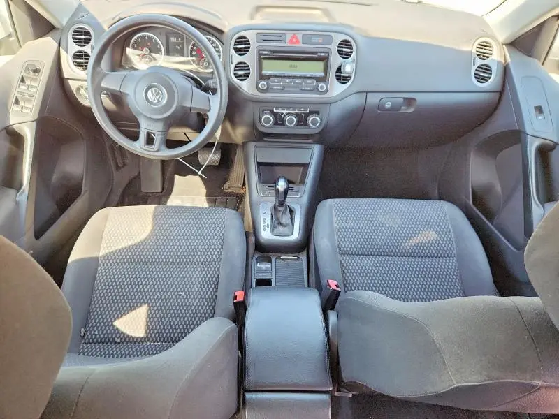 2011 VOLKSWAGEN TIGUAN   