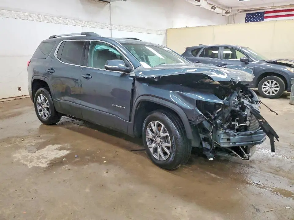 2020 GMC ACADIA SLT  