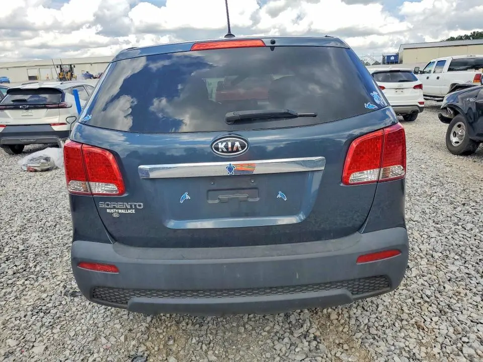 2011 KIA SORENTO LX  