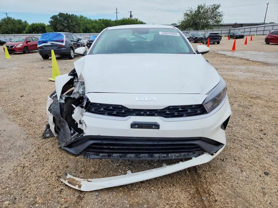 2024 KIA FORTE LX  