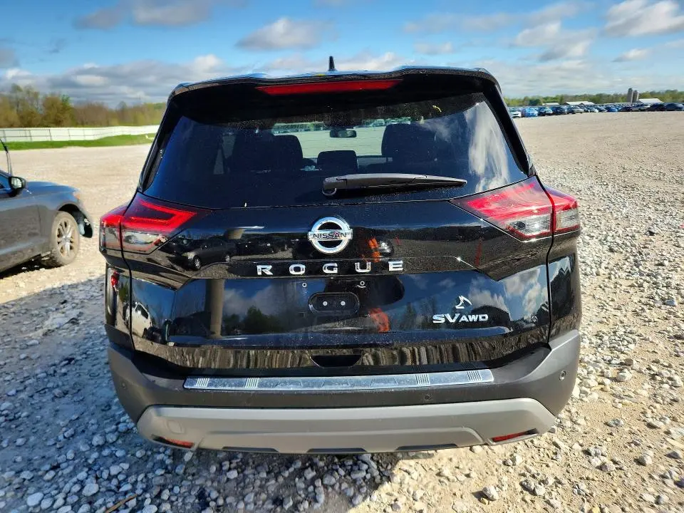 2021 NISSAN ROGUE SV  