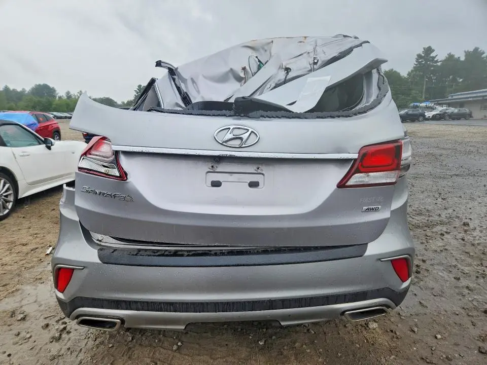 2017 HYUNDAI SANTA FE SE  