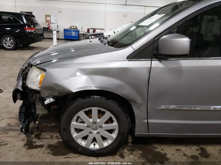 2013 CHRYSLER TOWN & COUNTRY TOURING