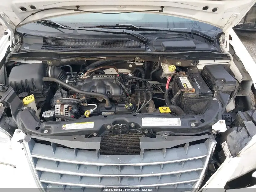 2010 CHRYSLER TOWN & COUNTRY TOURING