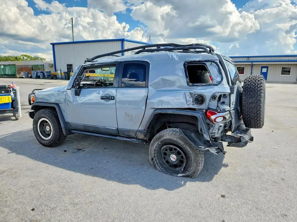 2013 TOYOTA FJ CRUISER BASE  
