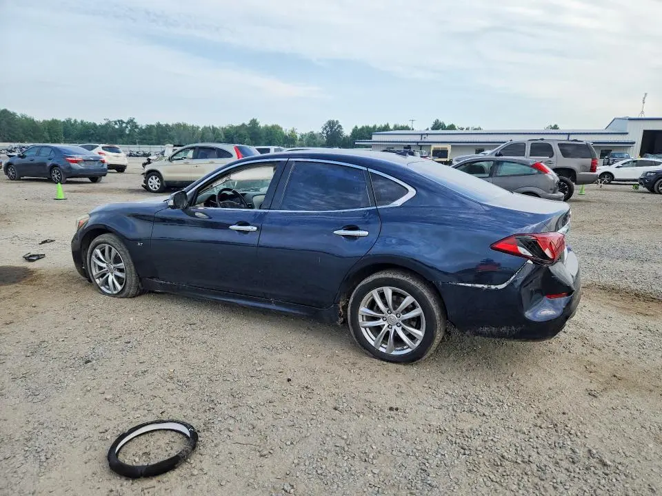 2018 INFINITI Q70 3.7 LUXE  