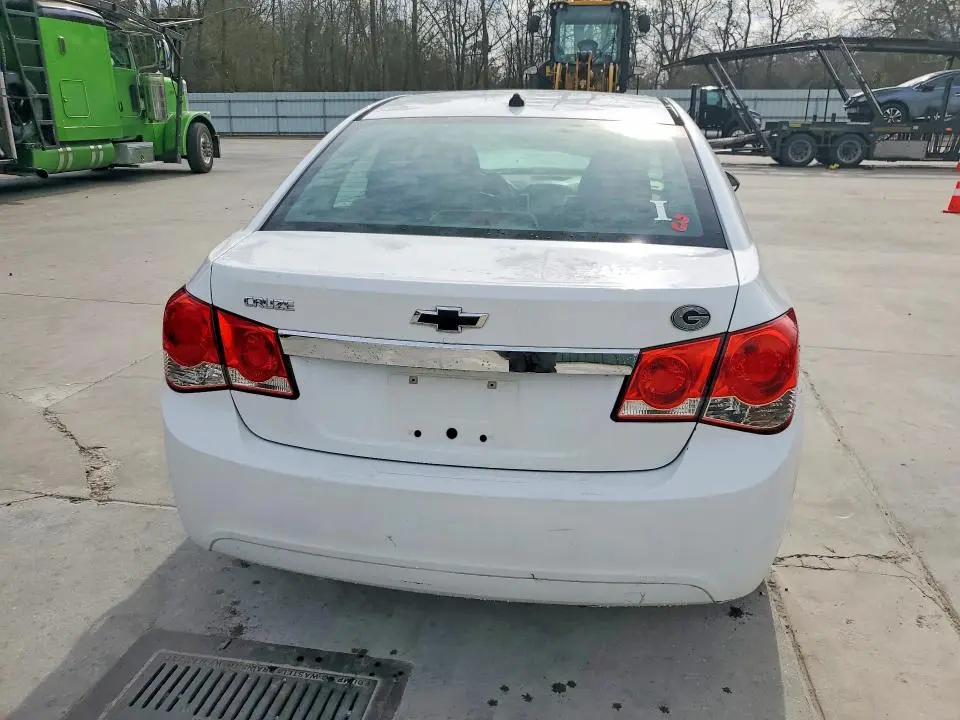 2014 CHEVROLET CRUZE LS  