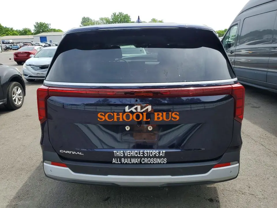 2025 KIA CARNIVAL LXS  