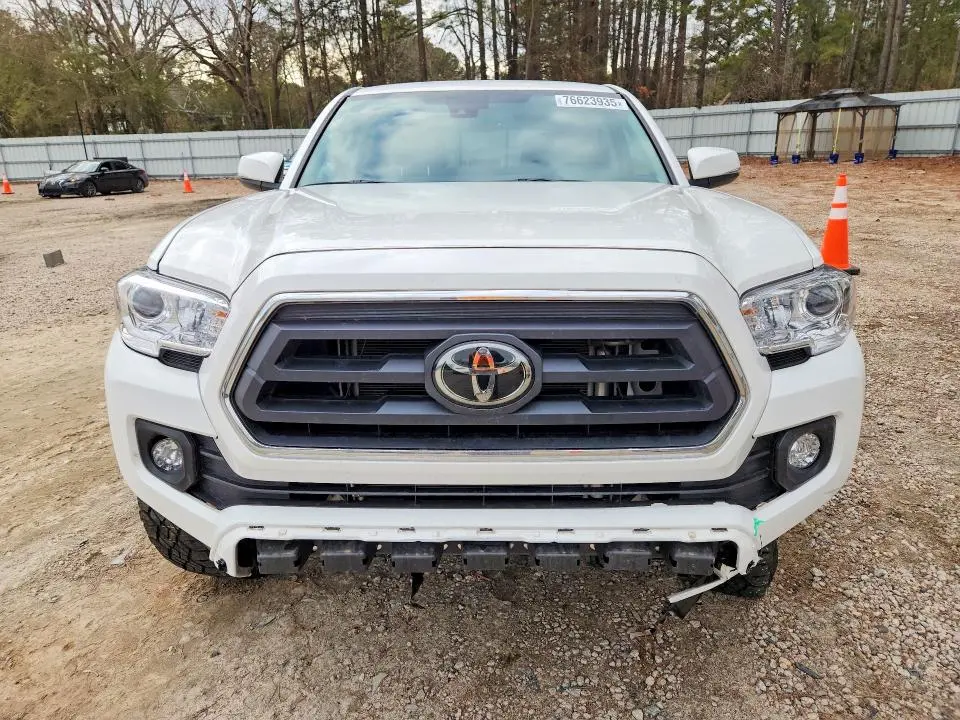 2022 TOYOTA TACOMA SR5 V6  
