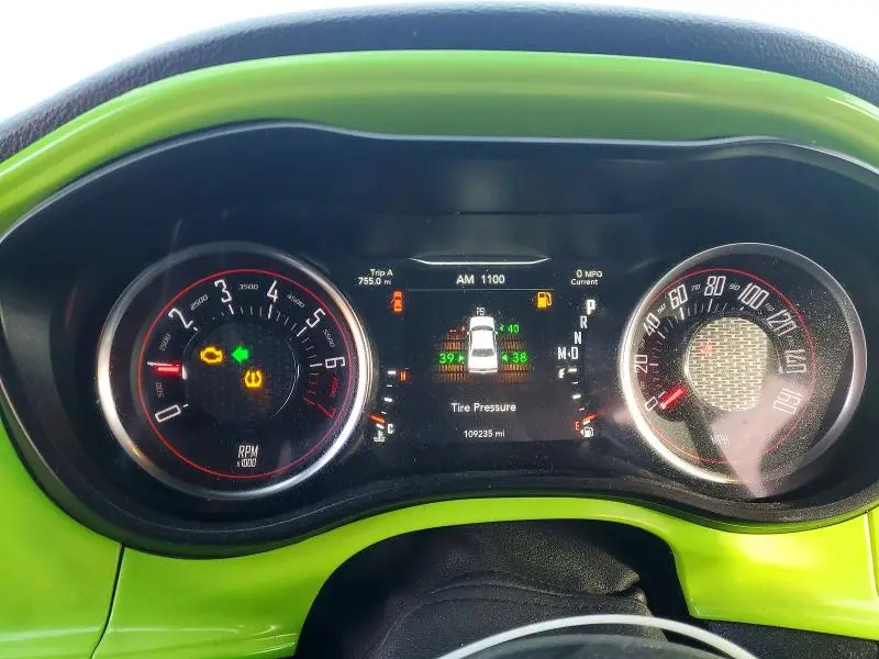 2016 DODGE CHALLENGER SXT  