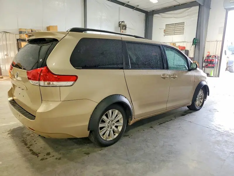 2011 TOYOTA SIENNA LE 7-PASSENGER  