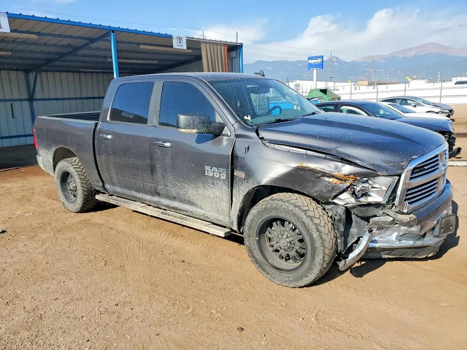 2018 RAM 1500 SLT  