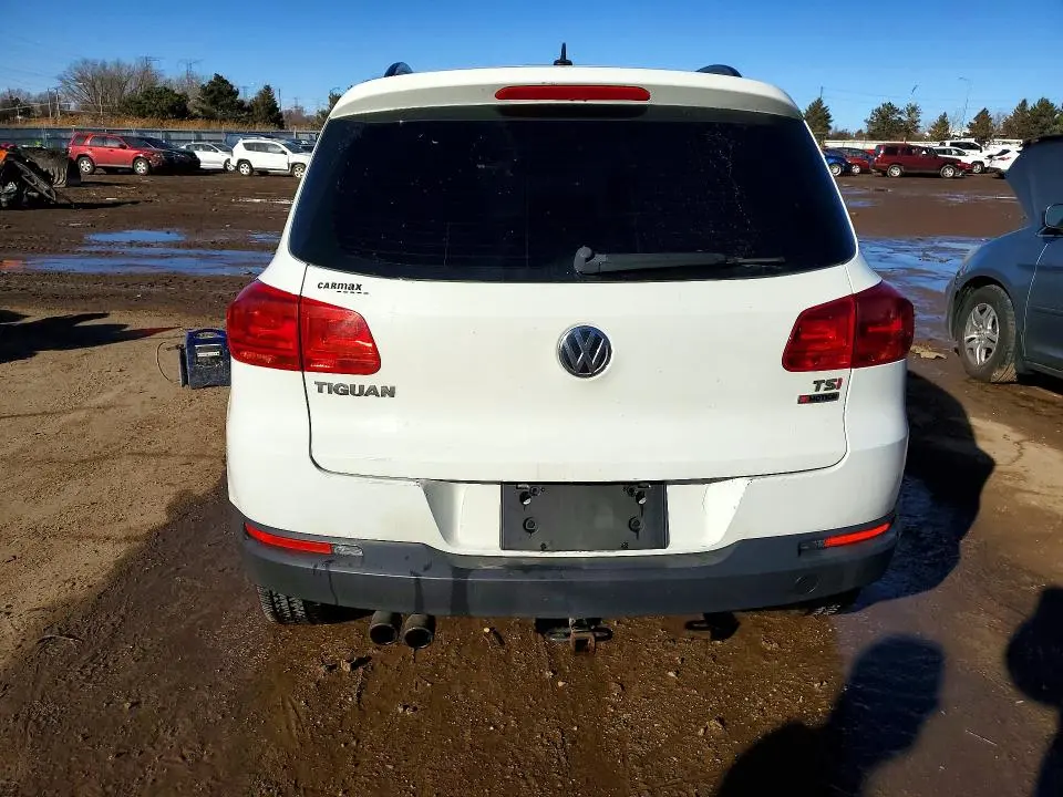 2016 VOLKSWAGEN TIGUAN S  