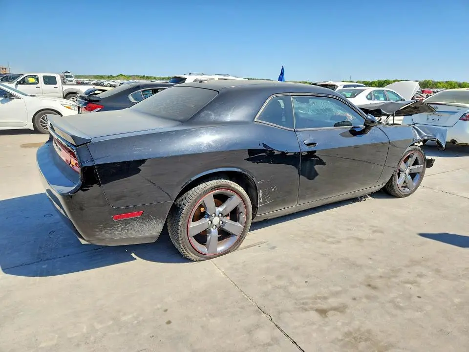 2013 DODGE CHALLENGER SXT  