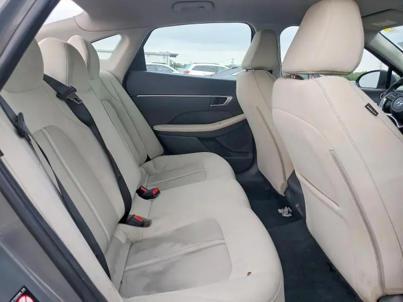 2023 HYUNDAI SONATA SE  