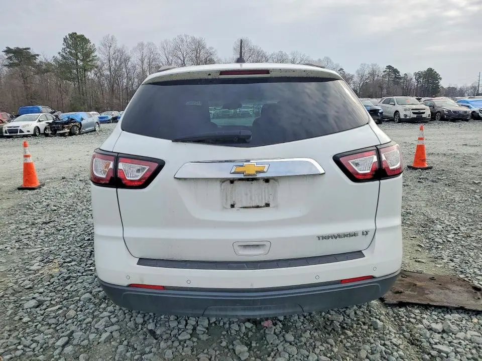 2016 CHEVROLET TRAVERSE LT  