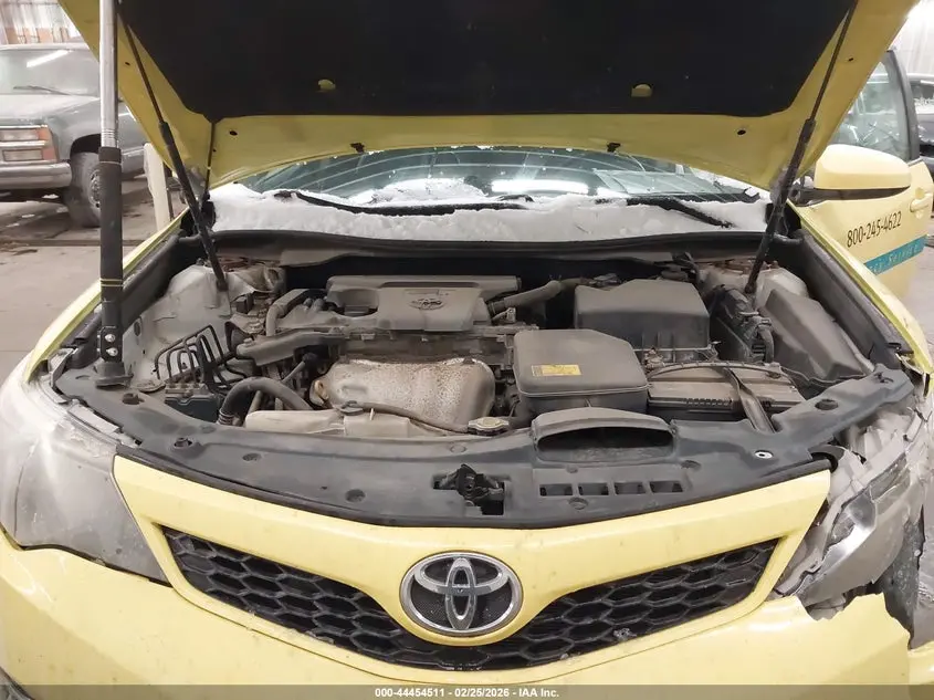 2014 TOYOTA CAMRY SE