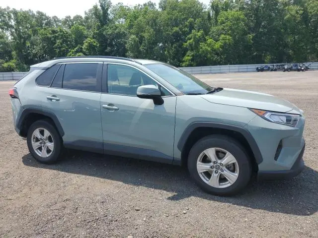 2021 TOYOTA RAV4 XLE  