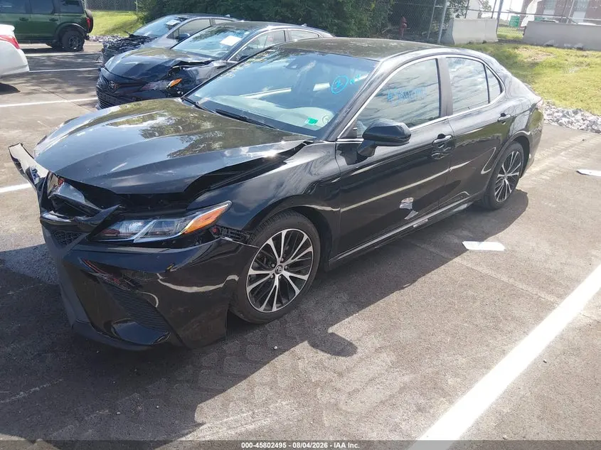 2018 TOYOTA CAMRY SE