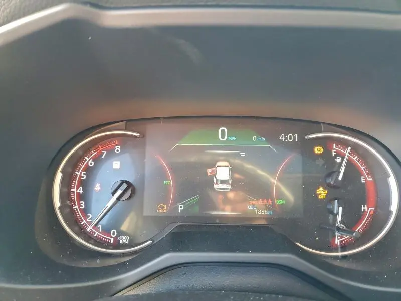 2025 TOYOTA RAV4 XLE  