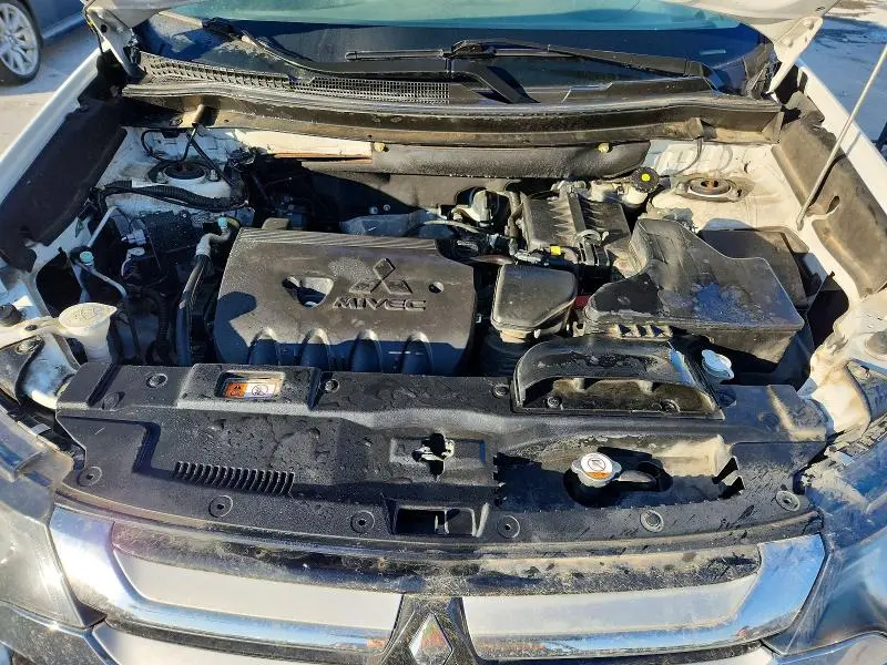 2017 MITSUBISHI OUTLANDER SE  