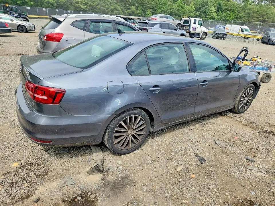 2015 VOLKSWAGEN JETTA SE  