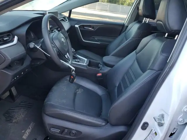 2023 TOYOTA RAV4 XLE  