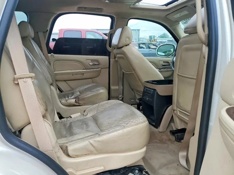 2011 CADILLAC ESCALADE PREMIUM  