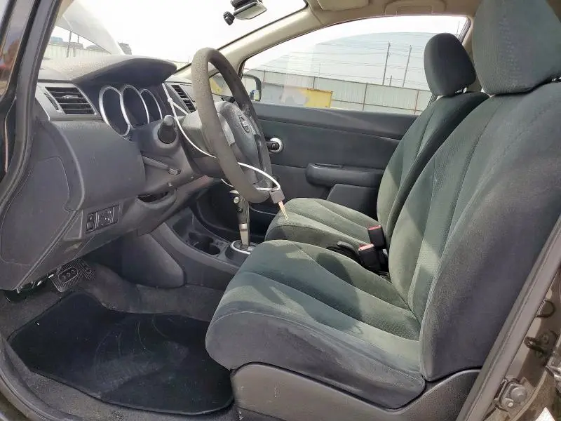 2010 NISSAN VERSA S  