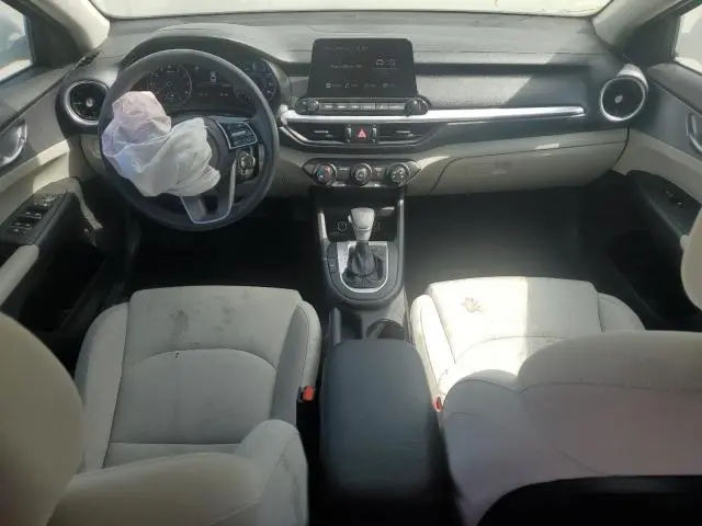 2023 KIA FORTE LX  
