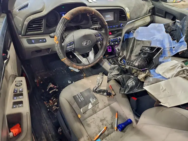 2020 HYUNDAI ELANTRA SE  