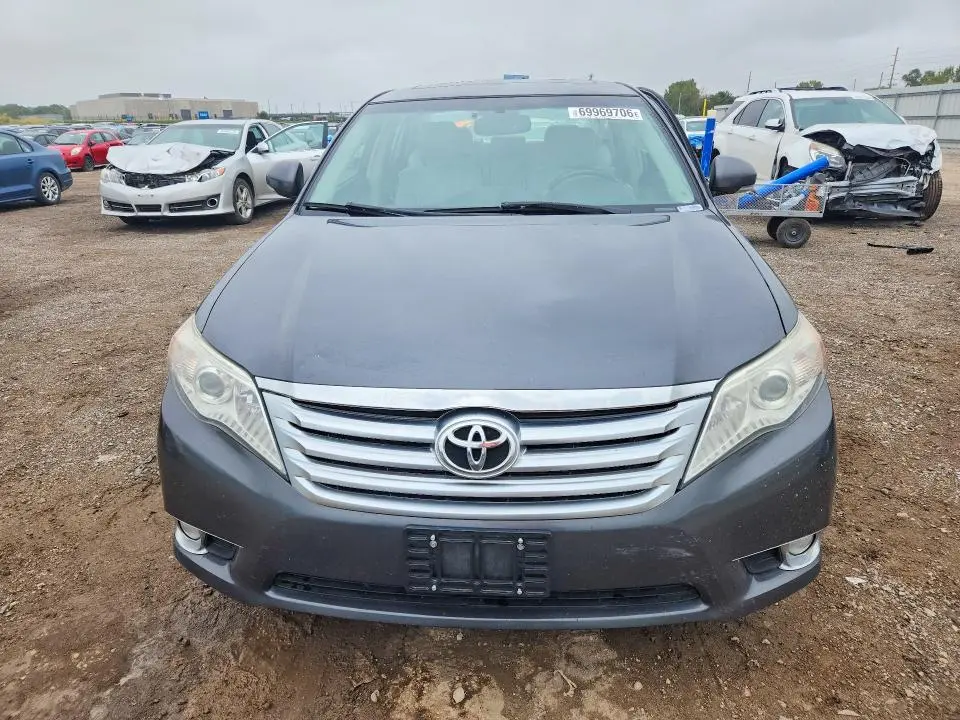 2011 TOYOTA AVALON LIMITED  