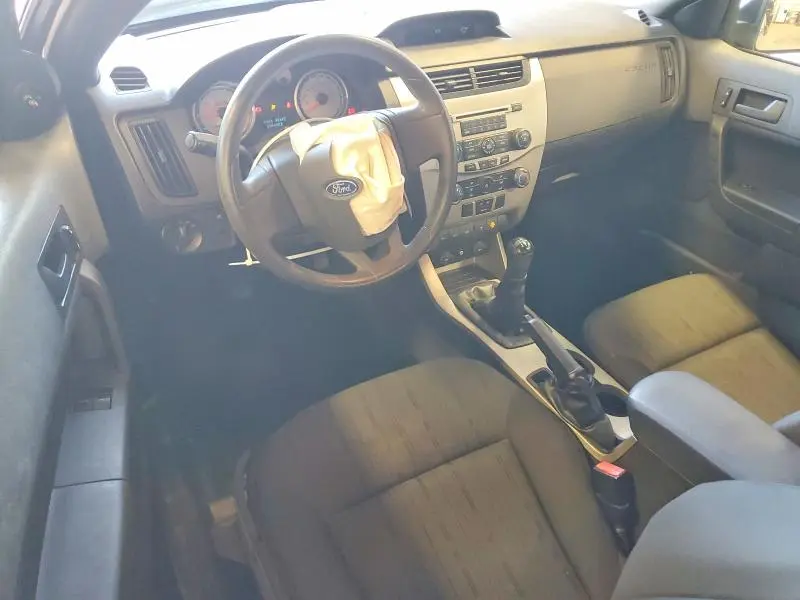 2010 FORD FOCUS SE  