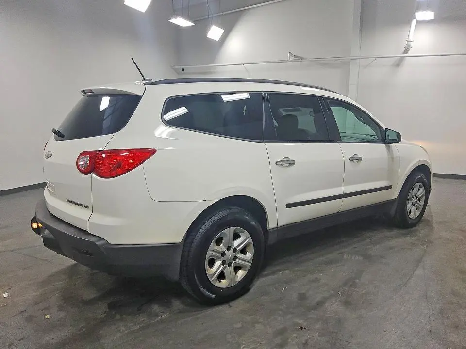 2012 CHEVROLET TRAVERSE LS  