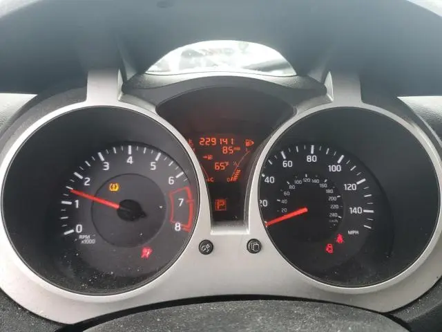 2011 NISSAN JUKE S  