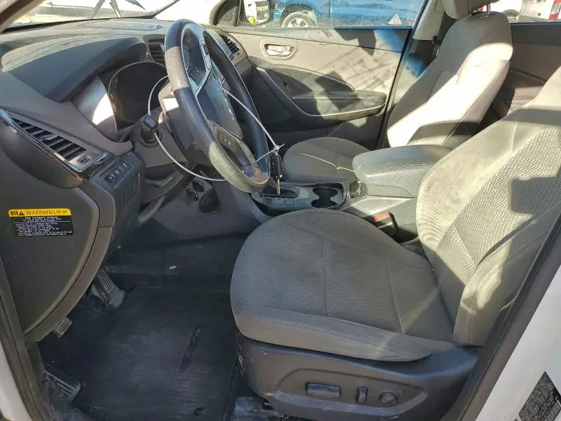 2017 HYUNDAI SANTA FE SE  