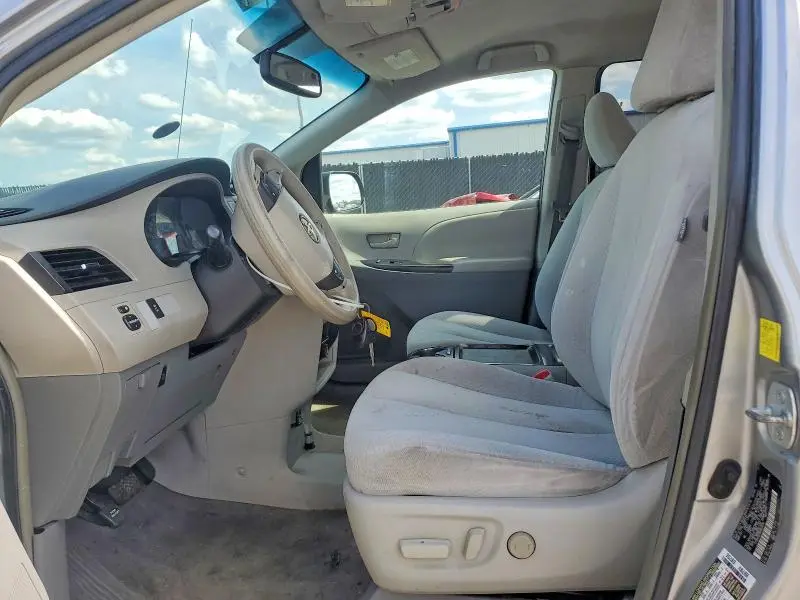 2011 TOYOTA SIENNA LE  
