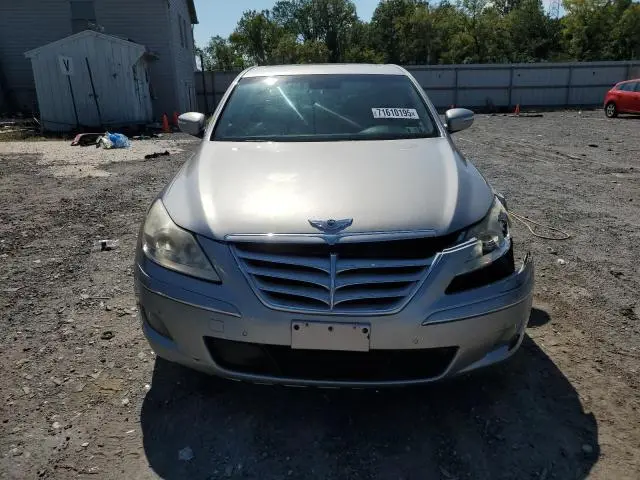 2011 HYUN GENESIS 4.   