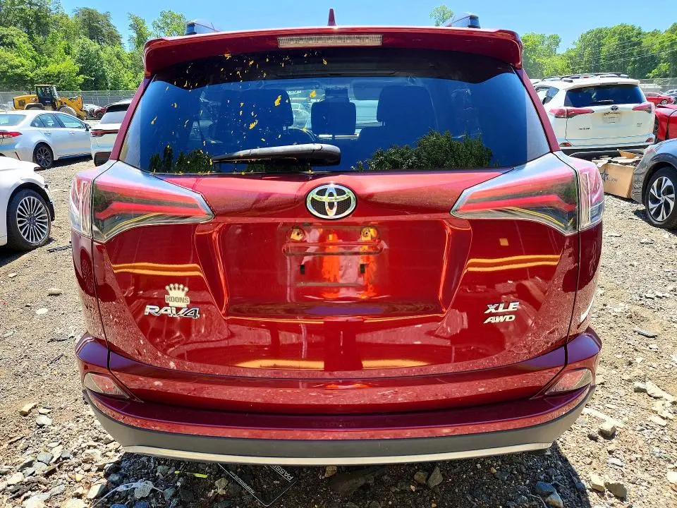 2018 TOYOTA RAV4 XLE  