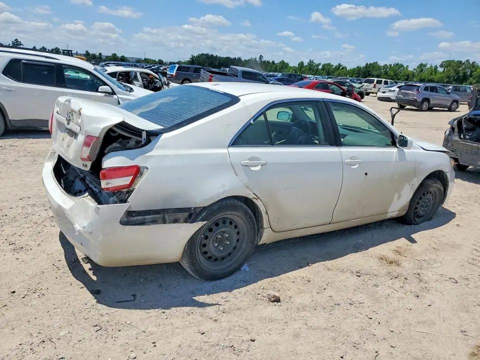 2011 TOYOTA CAMRY LE  