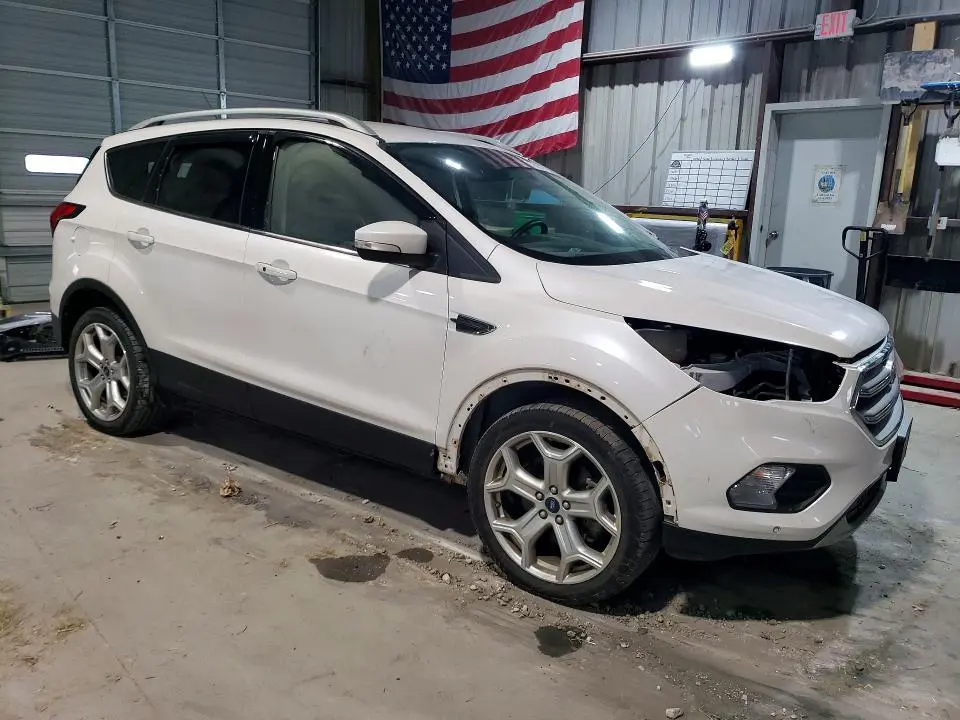 2019 FORD ESCAPE TITANIUM  