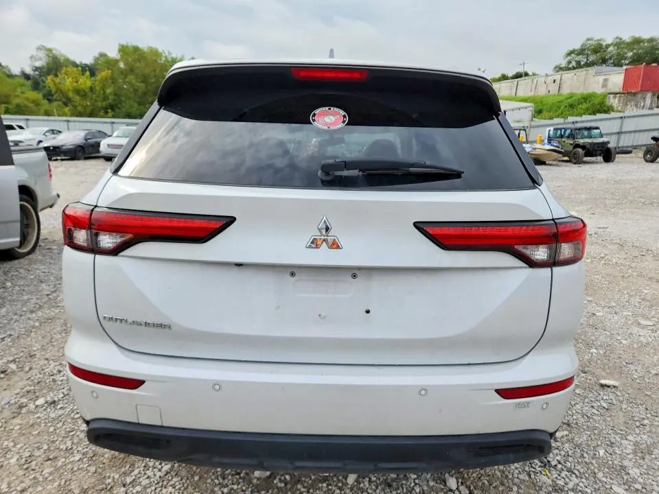2022 MITSUBISHI OUTLANDER ES  