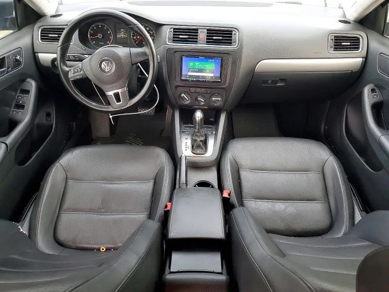 2013 VOLKSWAGEN JETTA SE  