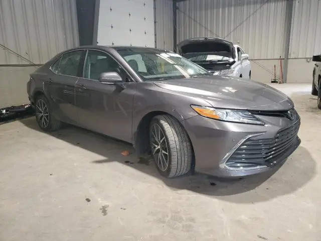 2024 TOYOTA CAMRY XLE  