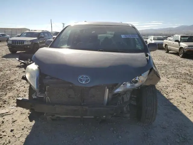 2011 TOYOTA SIENNA LE  