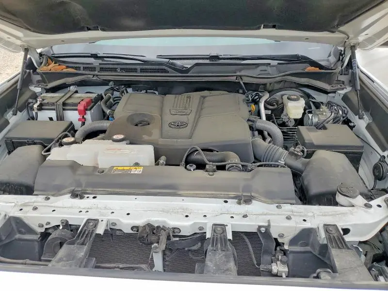 2025 TOYOTA TUNDRA CREWMAX SR5  