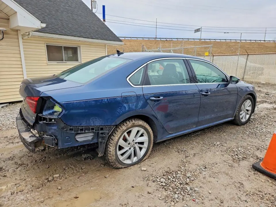 2018 VOLKSWAGEN PASSAT SE  