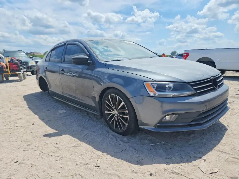 2016 VOLKSWAGEN JETTA SPORT  